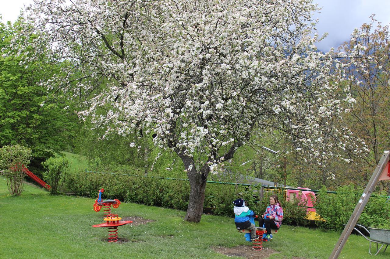 Flackl - Wirt Hotel Reichenau Bagian luar foto